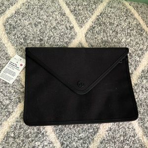 Lululemon athelica NWT Out on Top
Envelope Pouch